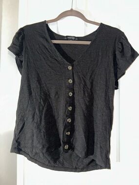 Sanctuary Black Short-Sleeve Button-Front V-Neck Top
